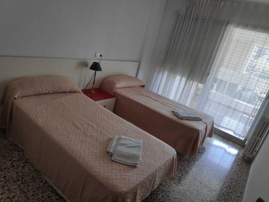 Apartamentos Cervantes Benidorm Luaran gambar