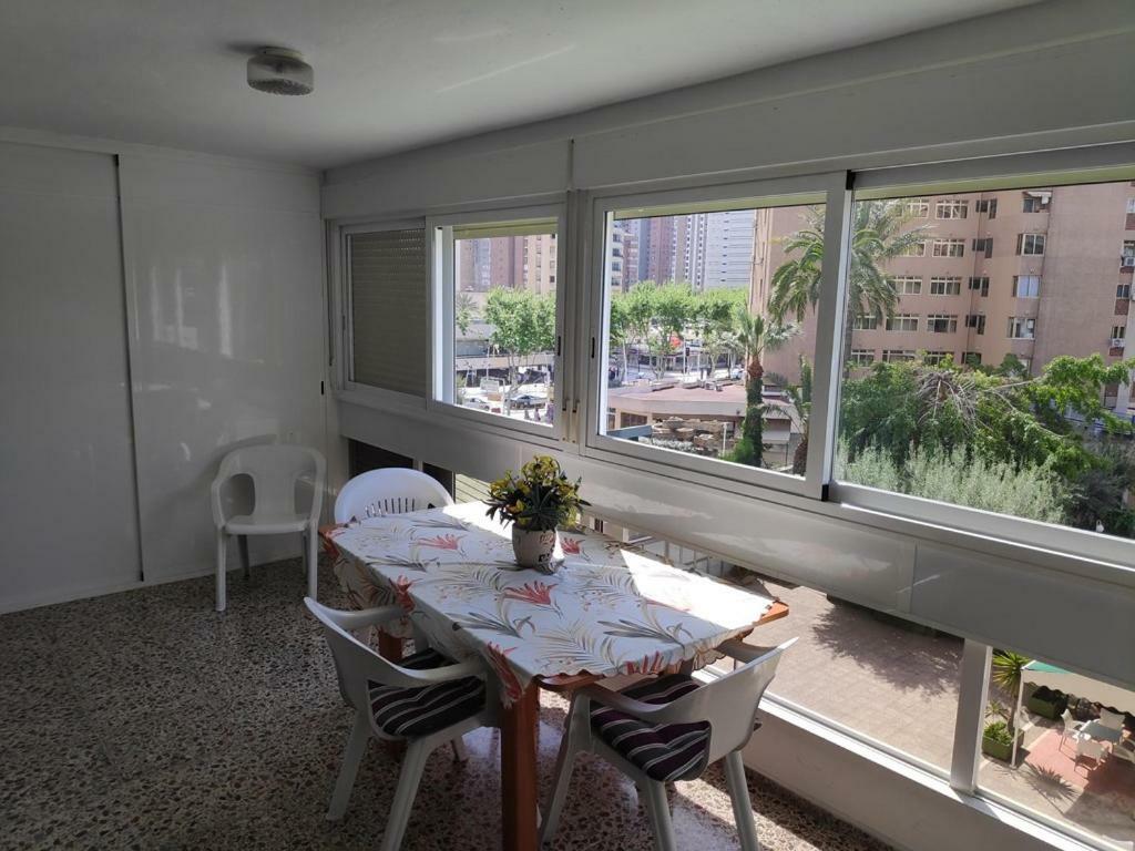 Apartamentos Cervantes Benidorm Luaran gambar